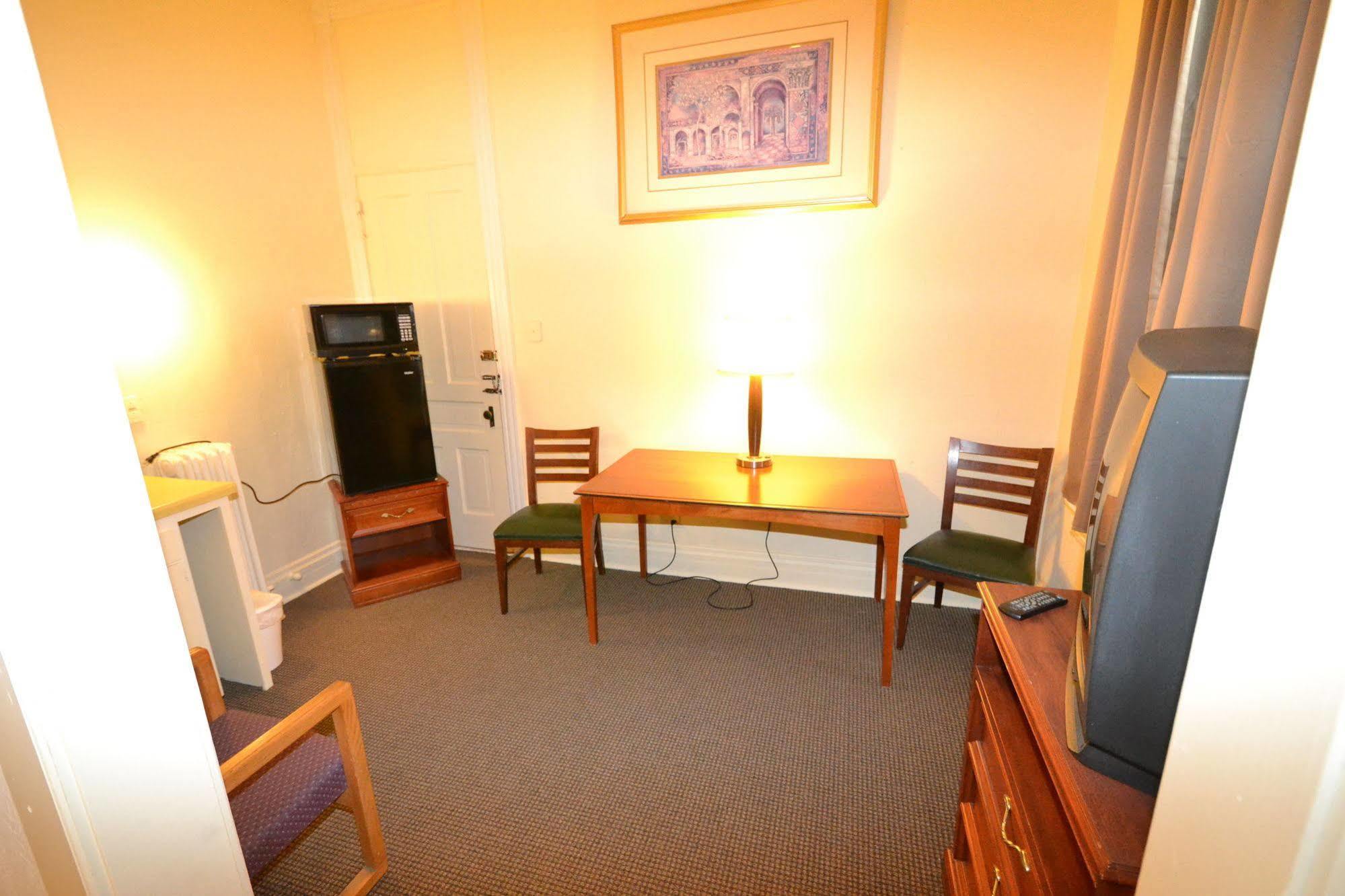 Perfect Stay Inn & Suites Blair Exterior foto